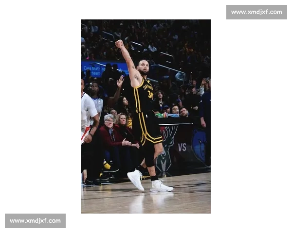 冰靴上的库里:1v1 的节奏崩塌与意外救赎 冰靴上的库里:1v1 的节奏崩塌与意外救赎