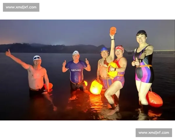 湖北首场冬泳赛巴东开赛 481 勇士逐浪三峡