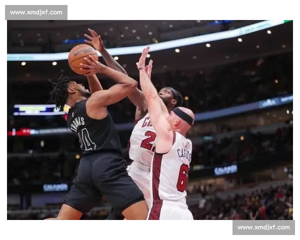 活塞对决公牛新老势力碰撞掀起东部篮球风云激战全场引爆赛季焦点